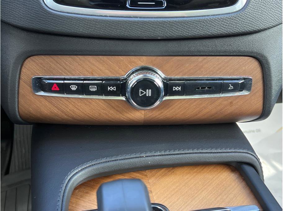 Used 2023 Volvo XC90 B6 Plus w/ Protection Package Premier AWD/4WD image 17