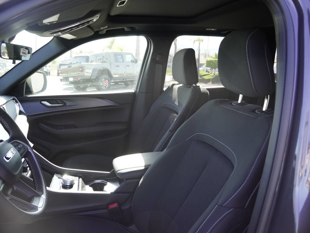 New 2026 Jeep Grand Cherokee Laredo X RWD image 20