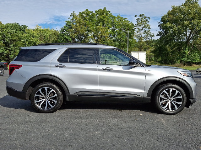 Used 2022 Ford Explorer ST-Line w/ Class IV Trailer Tow Package AWD/4WD image 10