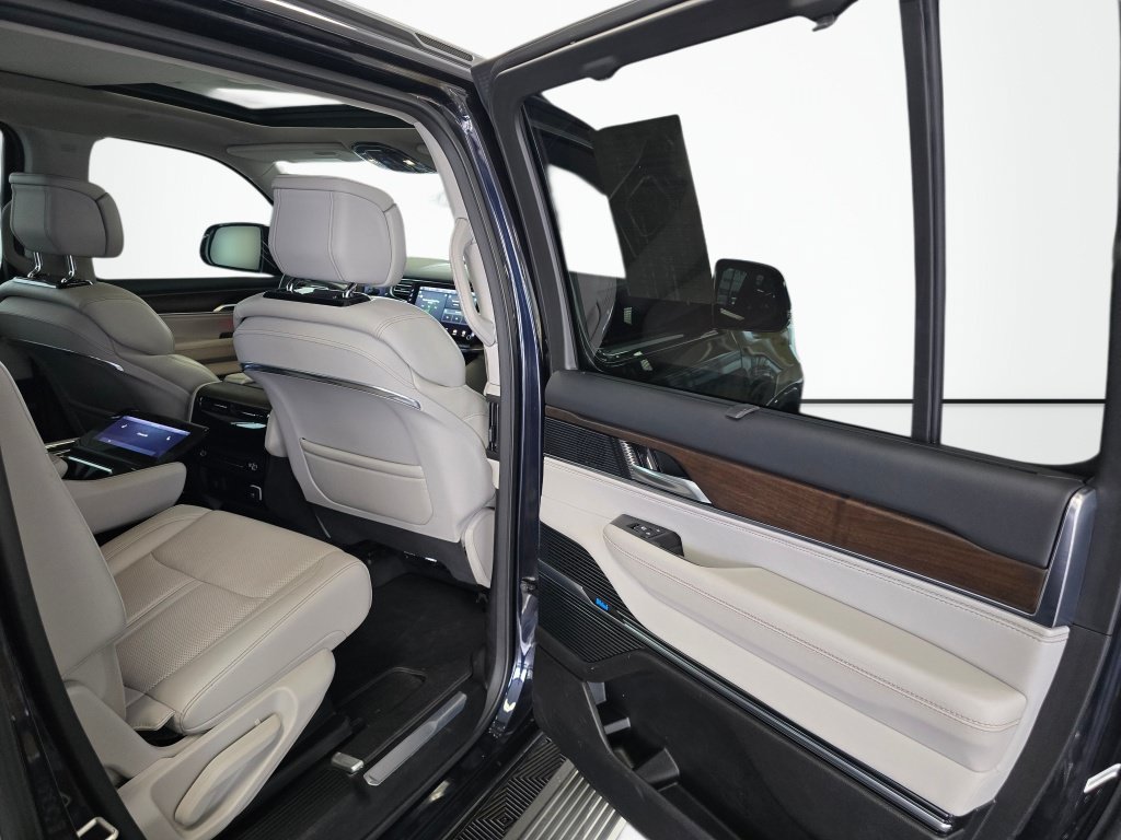 Used 2023 Jeep Grand Wagoneer 4WD image 38