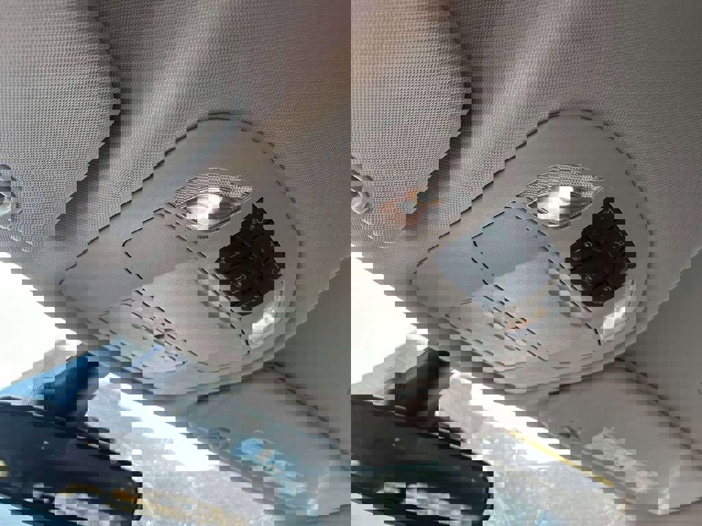 Used 2023 Chrysler Pacifica Touring-L image 31