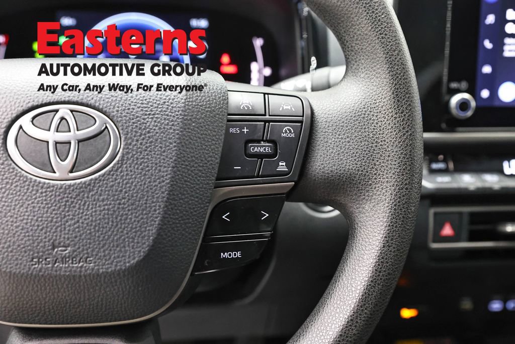 Used 2025 Toyota Camry LE FWD image 15