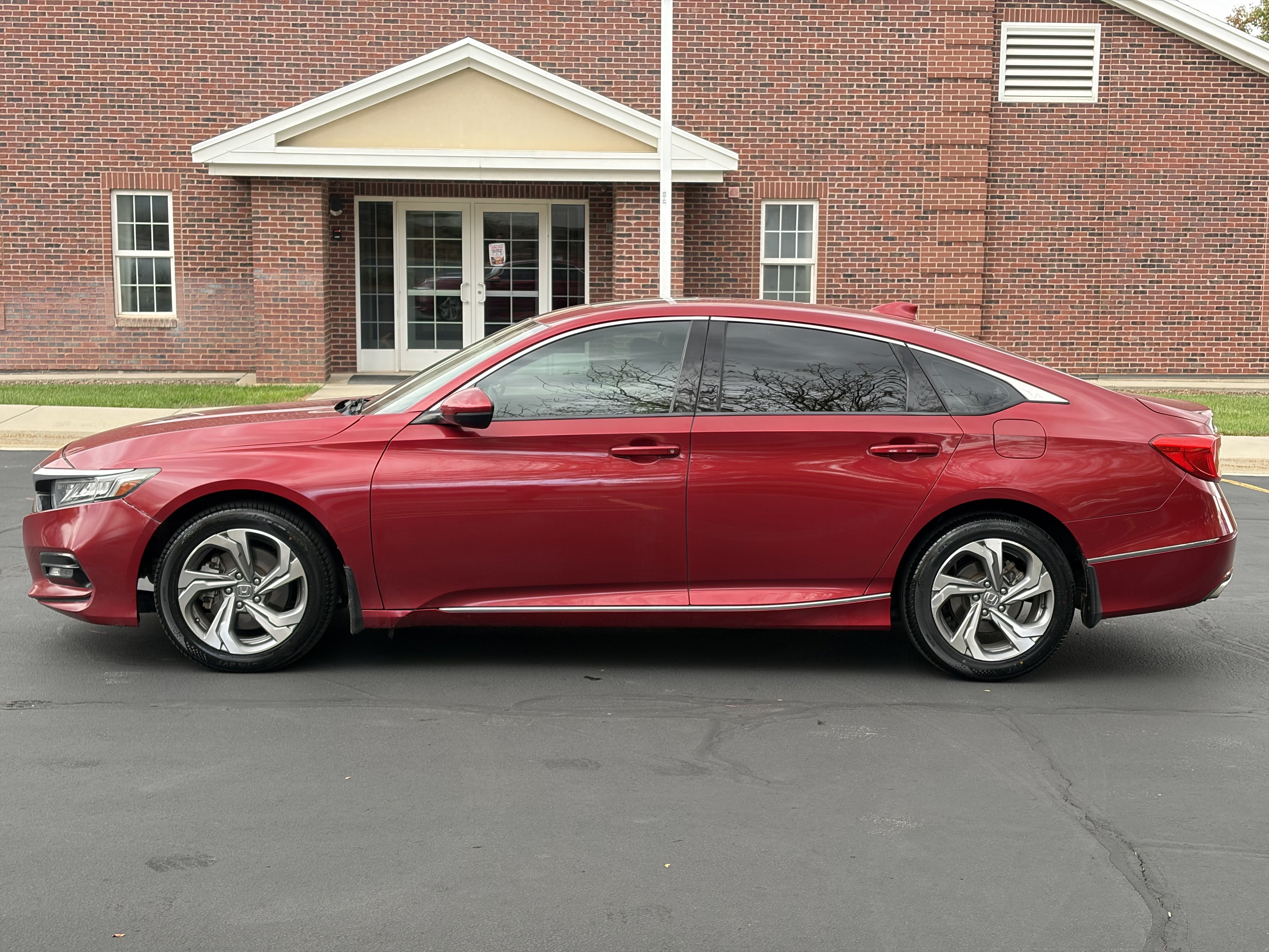 Used 2018 Honda Accord EX-L image 3
