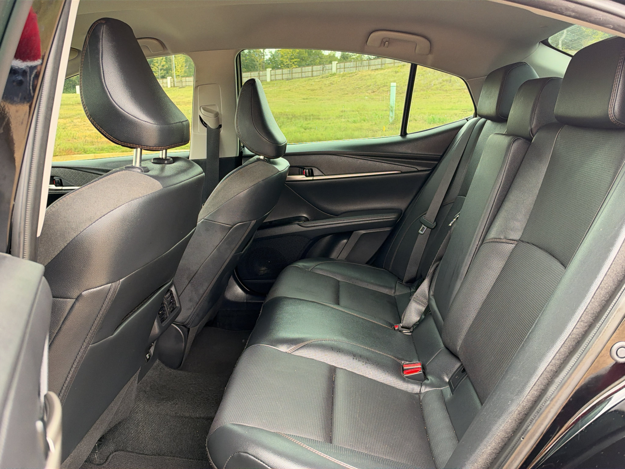 Used 2025 Toyota Camry XLE FWD image 14
