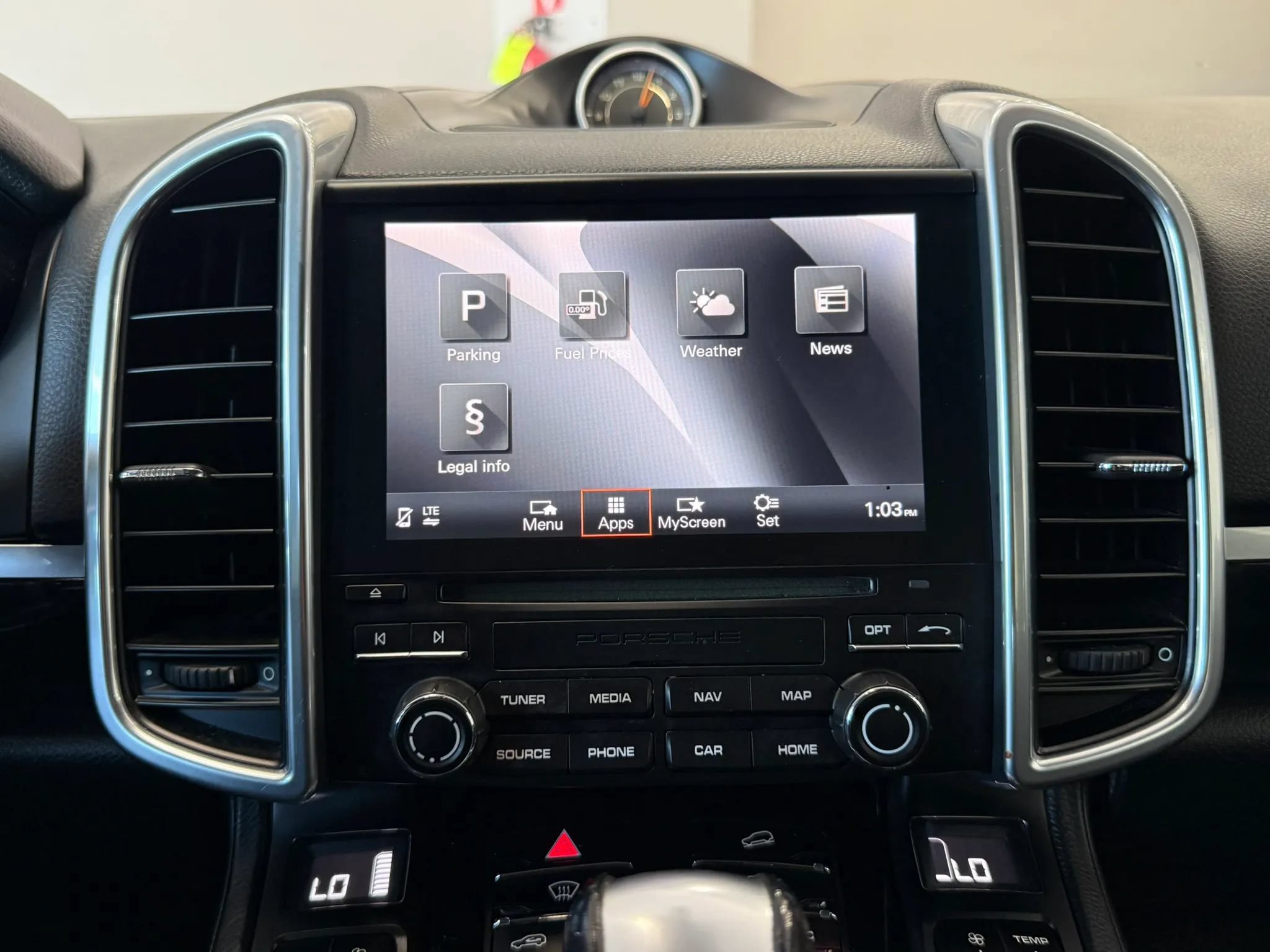 Used 2017 Porsche Cayenne Platinum Edition AWD/4WD image 15