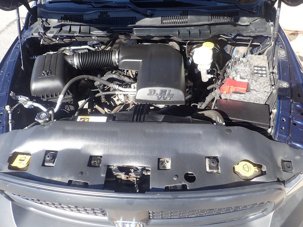 Used 2017 RAM 1500 ST RWD image 31