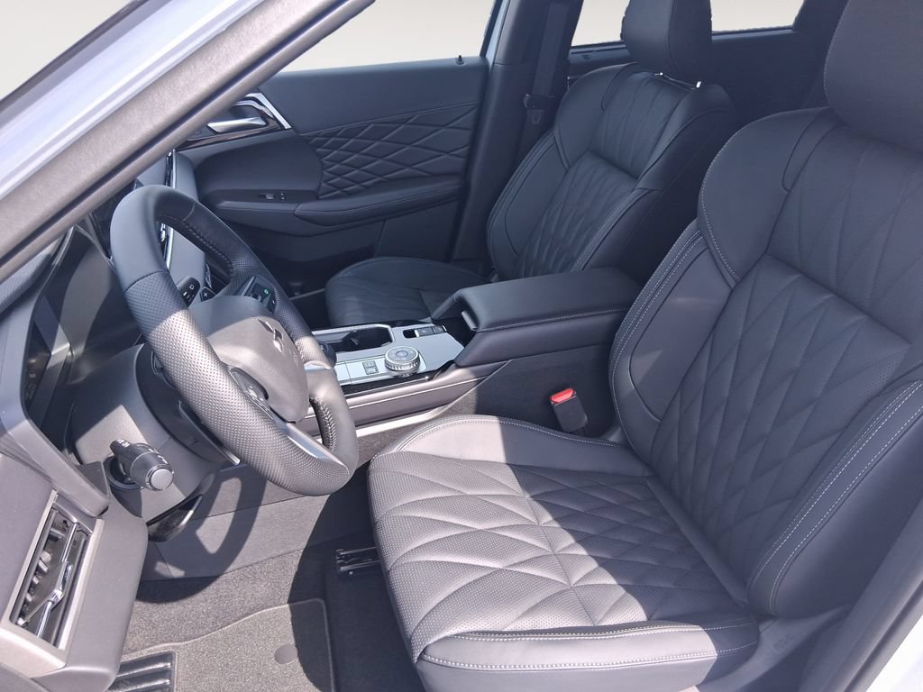 New 2026 Mitsubishi Outlander 4WD Plug-In Hybrid image 9