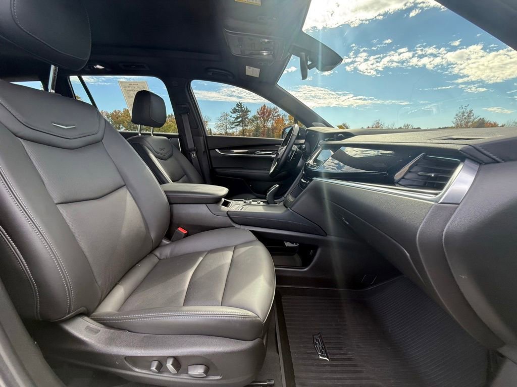 Certified 2024 Cadillac XT6 Sport w/ LPO, Floor Liner Package image 23