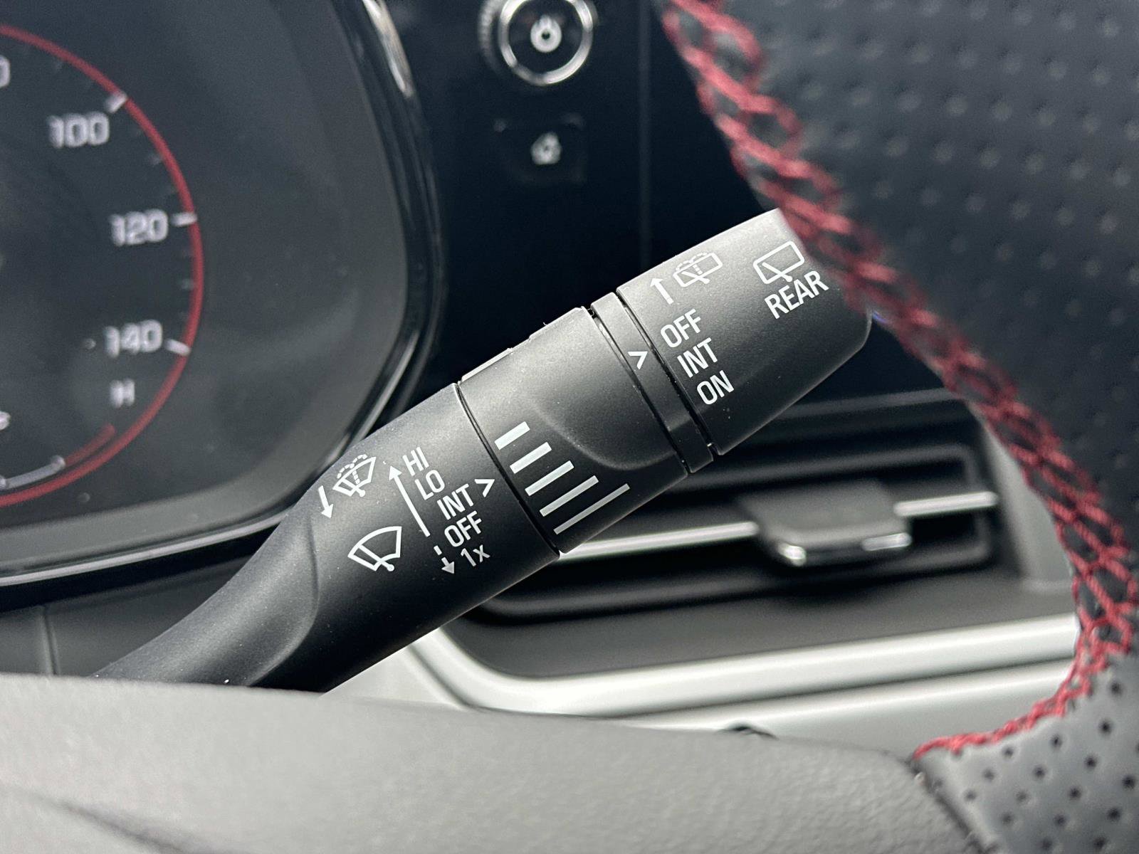 Certified 2024 Chevrolet Trax RS w/ Sunroof Package image 23