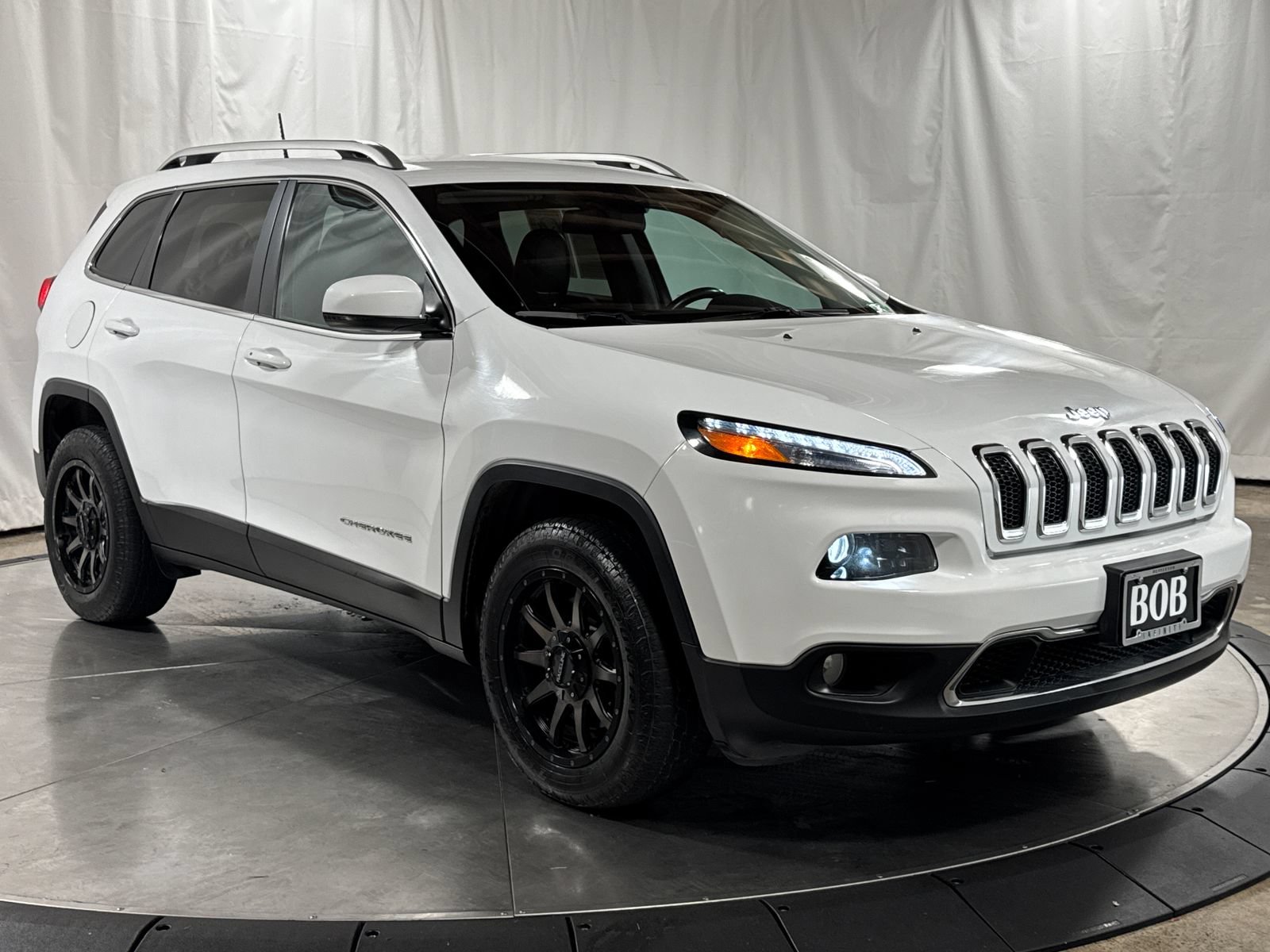 Used 2017 Jeep Cherokee Limited AWD/4WD image 7