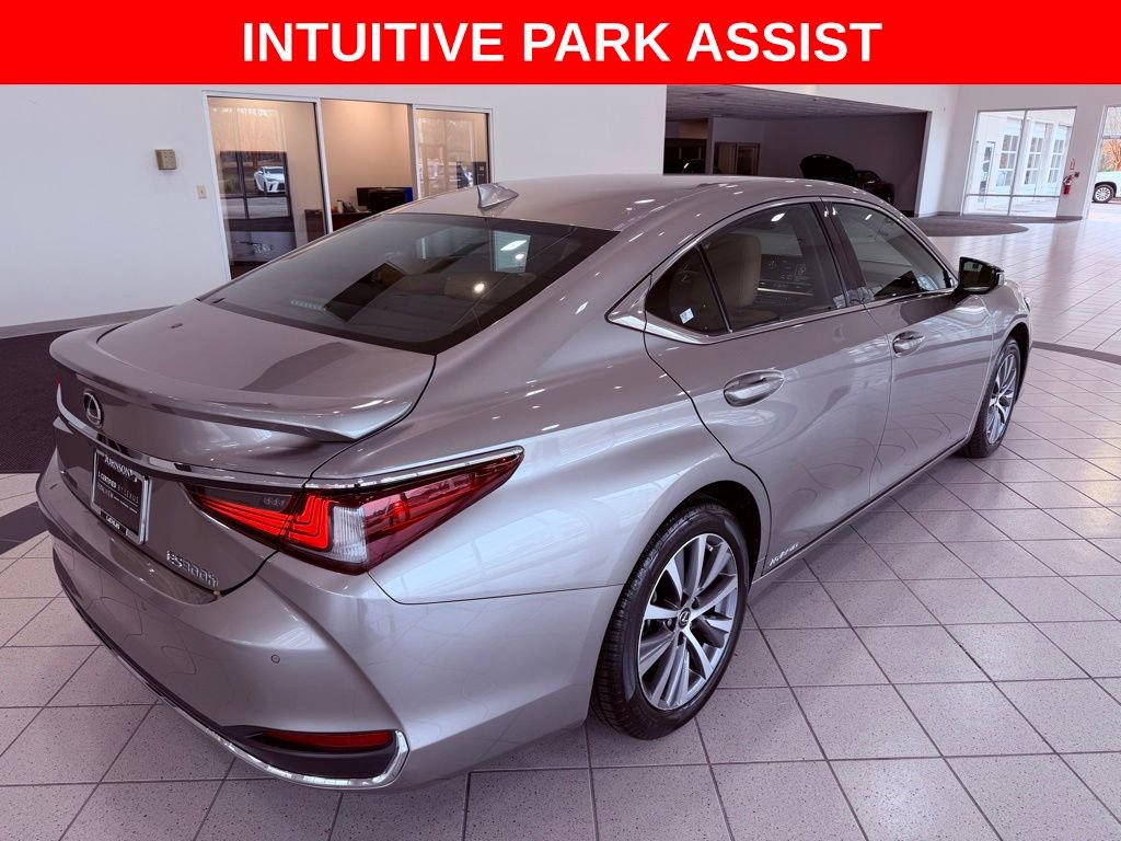 Certified 2021 Lexus ES 300h w/ Premium Package image 8