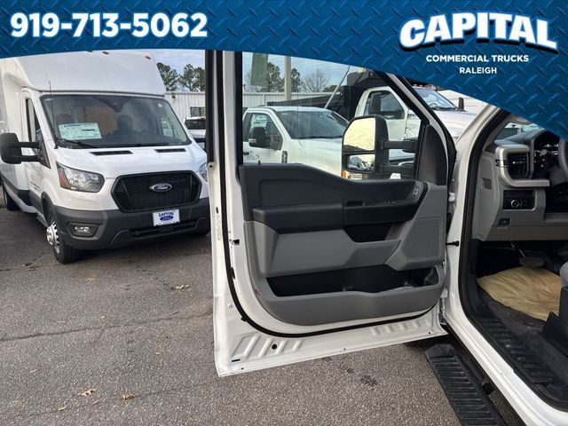 New 2025 Ford F350 XL w/ XL Chrome Package image 19