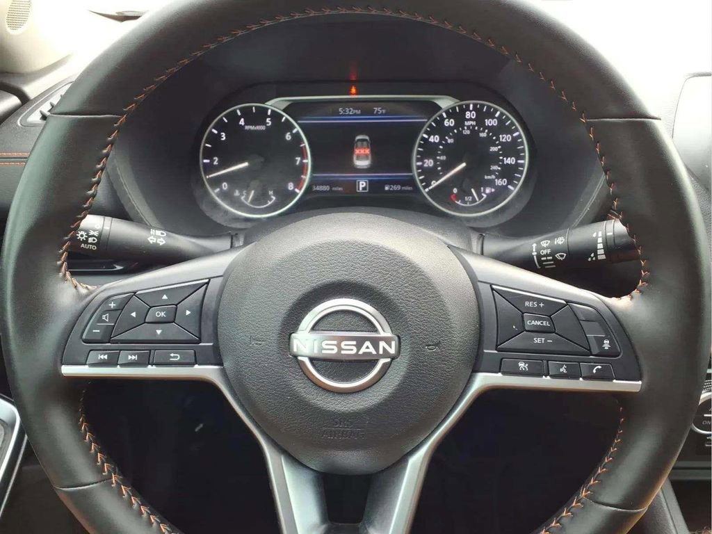 Used 2025 Nissan Sentra SR image 14
