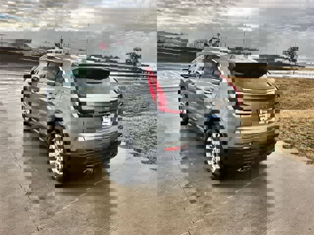 Used 2023 Cadillac XT4 Luxury w/ Cold Weather Package image 5