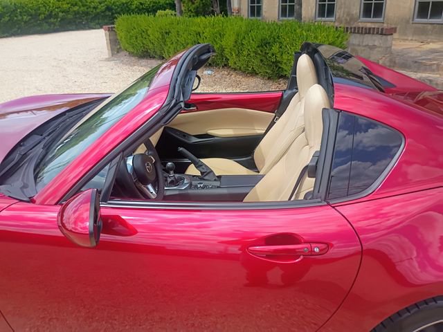 Used 2020 MAZDA MX-5 Miata RF Grand Touring RWD image 15