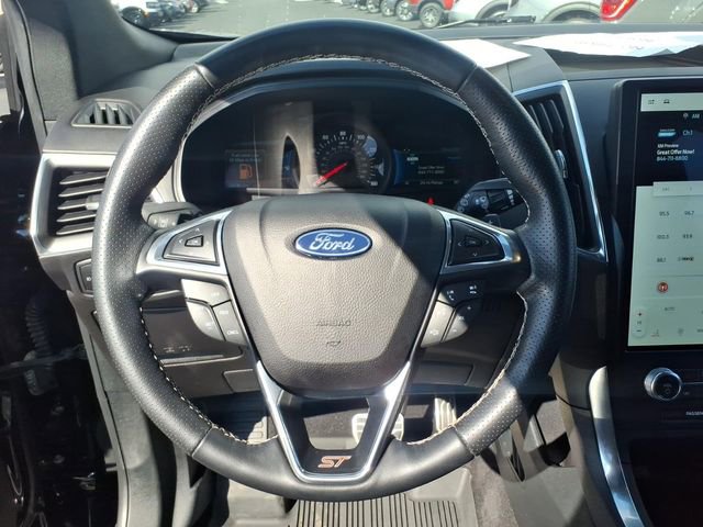 Used 2023 Ford Edge ST image 13