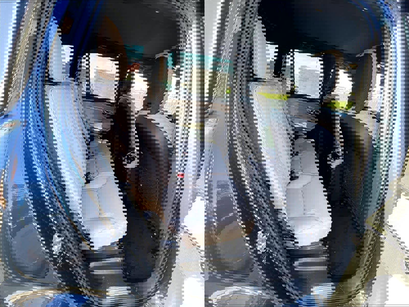 New 2026 Volvo XC90 T8 Plus w/ Protection Package Premier image 27