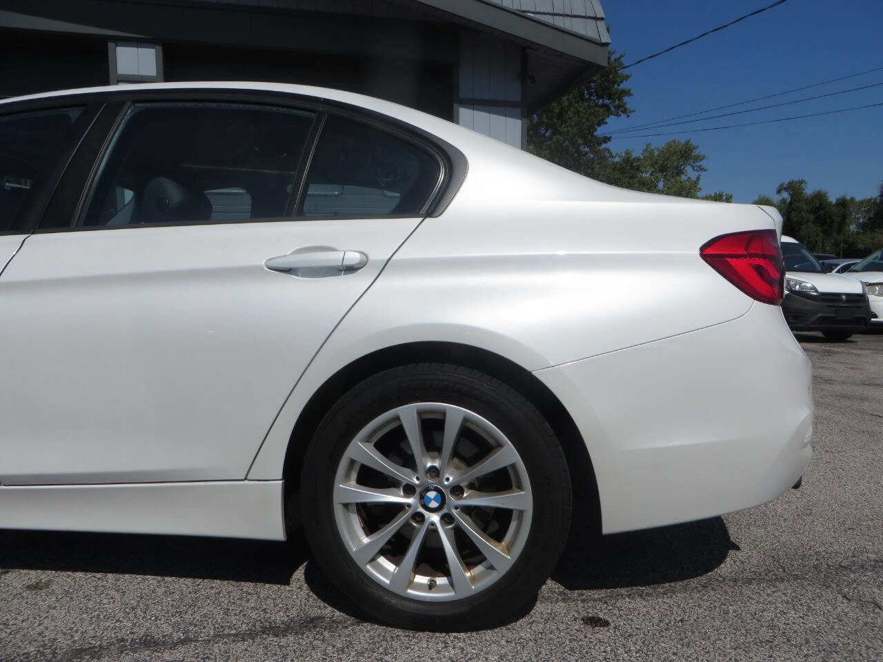 Used 2016 BMW 320i xDrive Sedan image 29