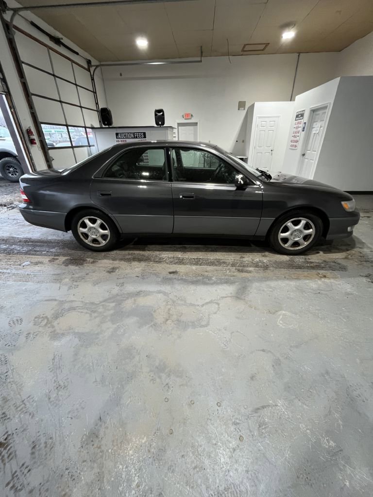 Used 2000 Lexus ES 330 image 2