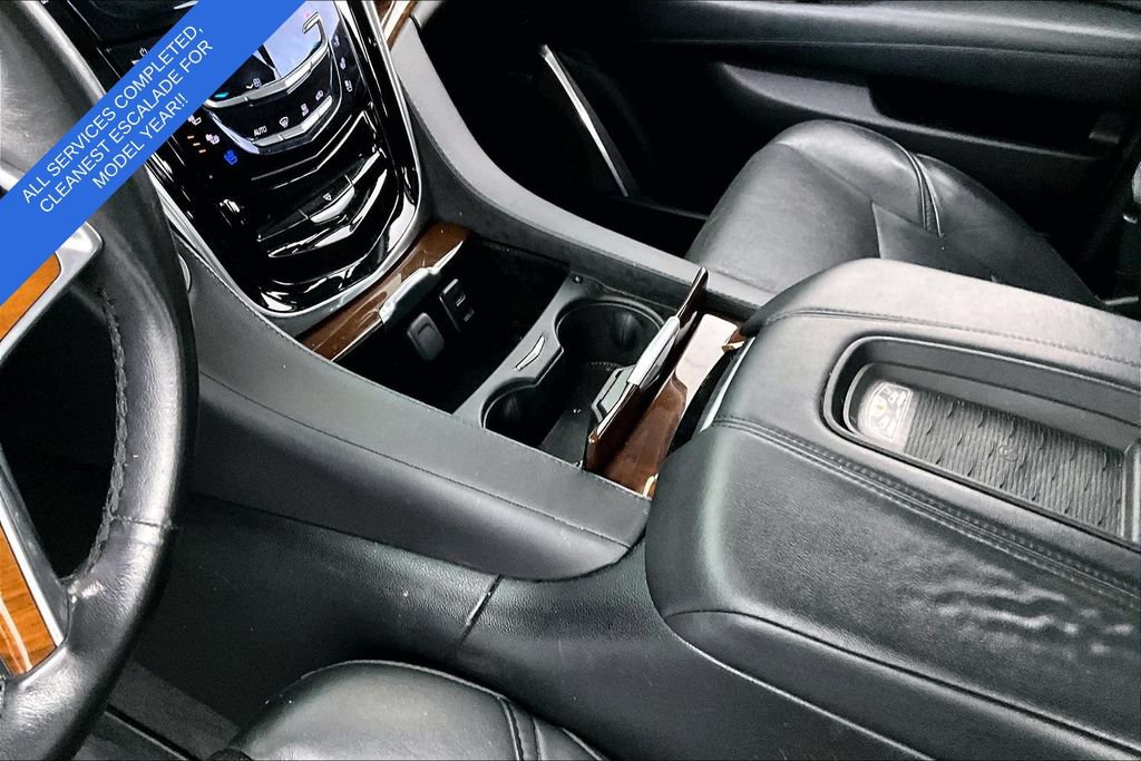 Used 2017 Cadillac Escalade Premium Luxury AWD/4WD image 16