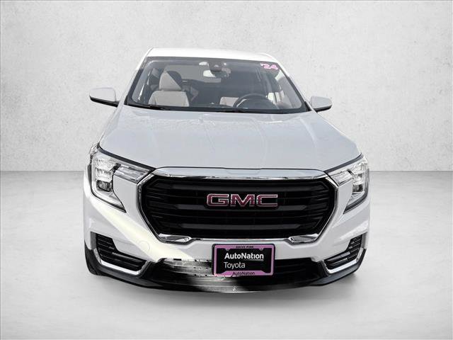 Used 2024 GMC Terrain SLE video 2