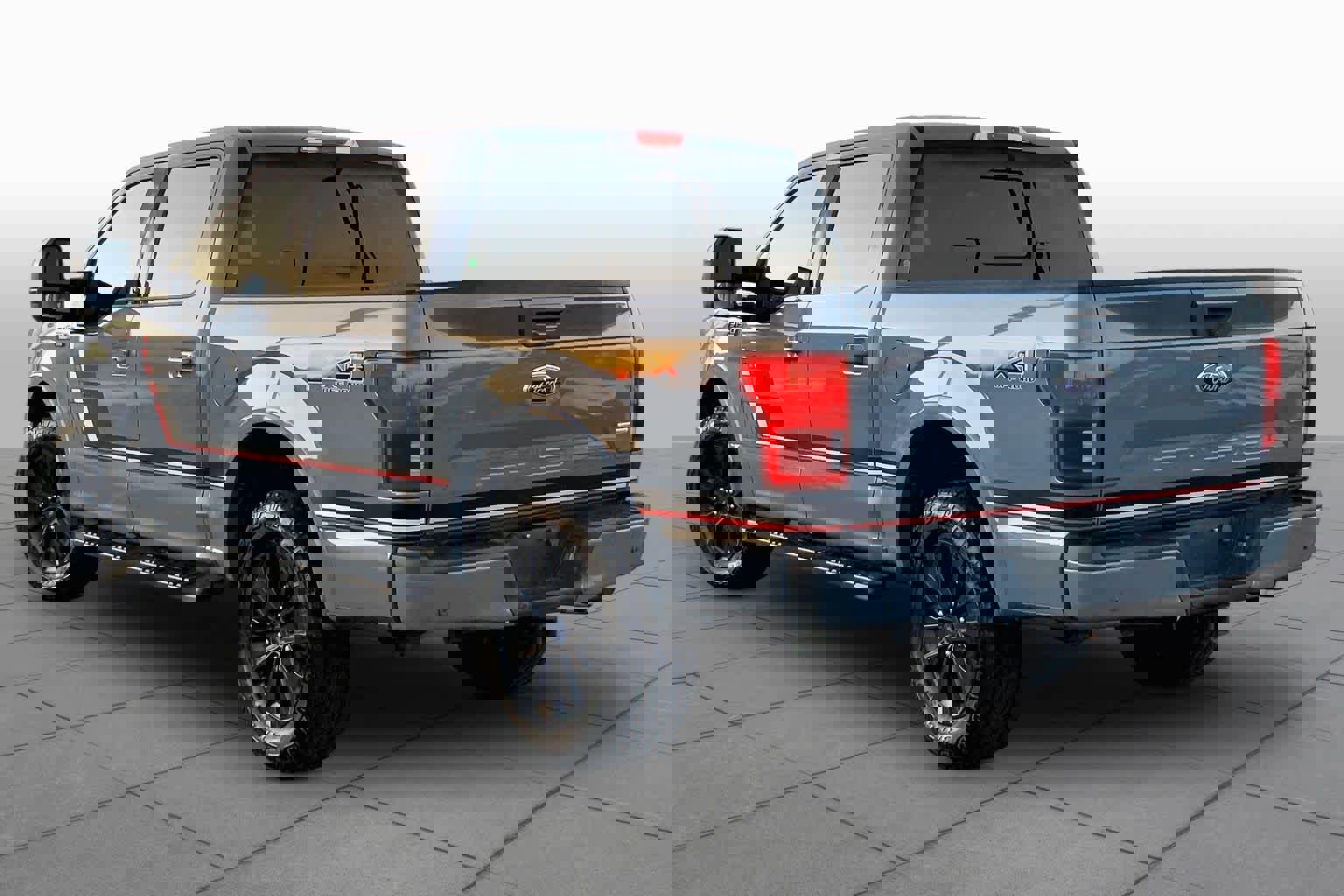 Used 2019 Ford F150 Lariat w/ Equipment Group 502A Luxury AWD/4WD image 11