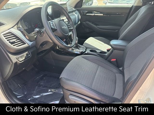 Certified 2023 Kia Seltos S w/ Navigation Package FWD image 16