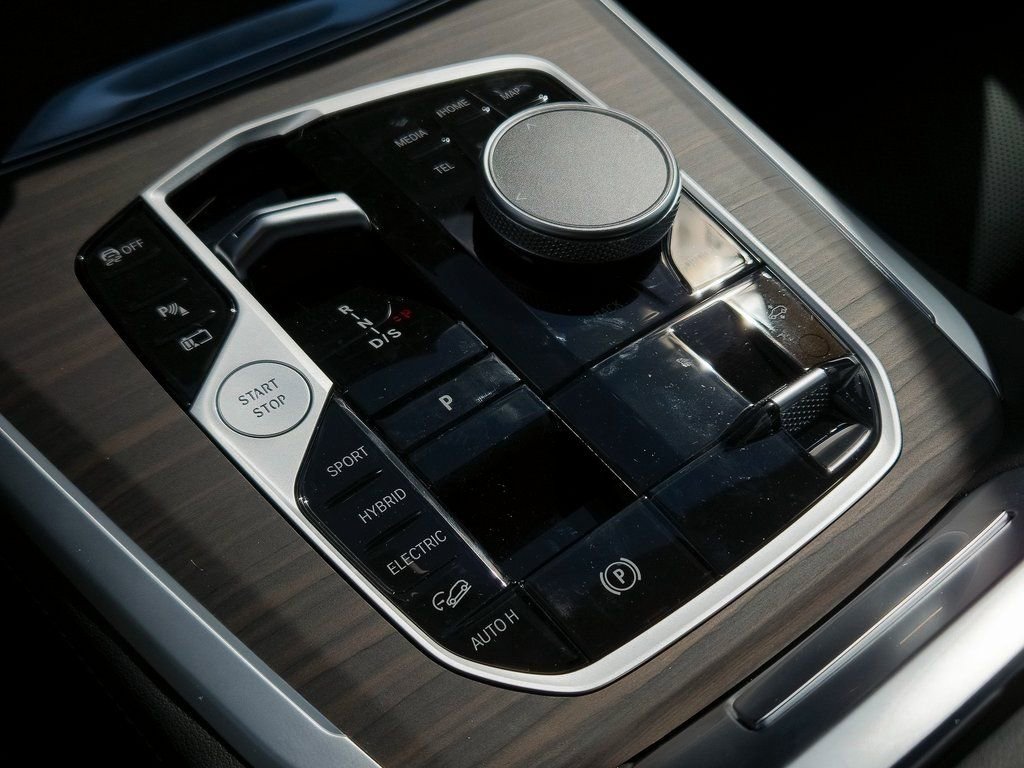 New 2026 BMW X5 xDrive50e w/ Premium Package image 12