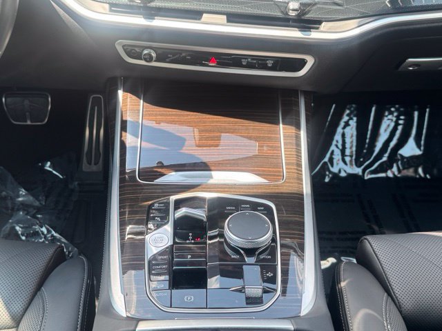 Certified 2025 BMW X7 xDrive40i w/ M Sport Package AWD/4WD image 26