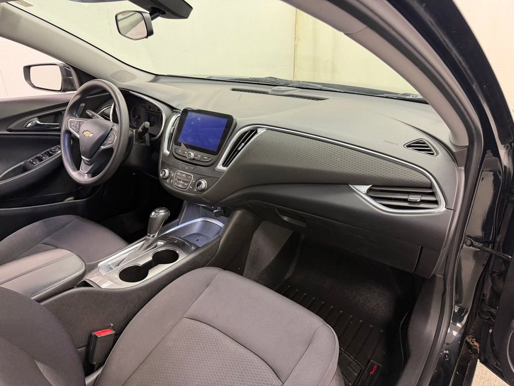 Used 2019 Chevrolet Malibu LT FWD image 10