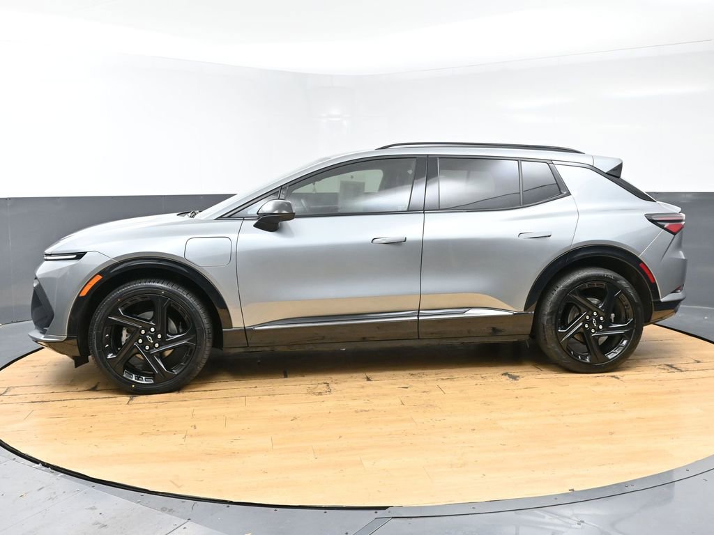 Used 2024 Chevrolet Equinox EV RS FWD image 6