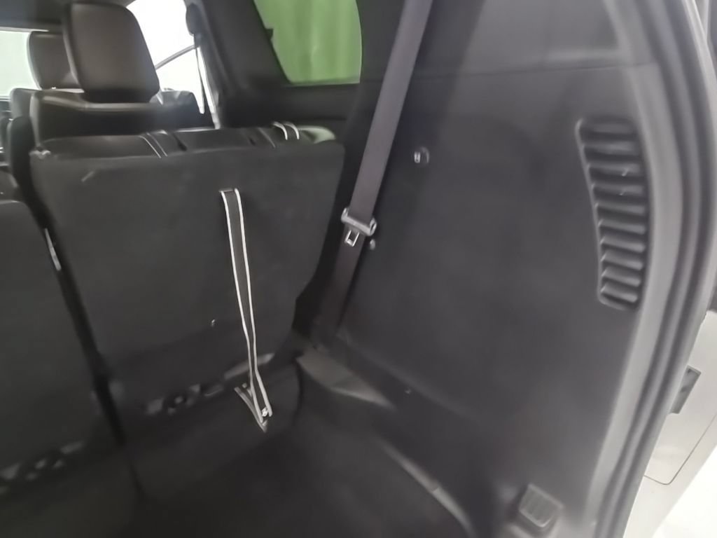 Used 2024 Chrysler Pacifica Limited FWD image 19