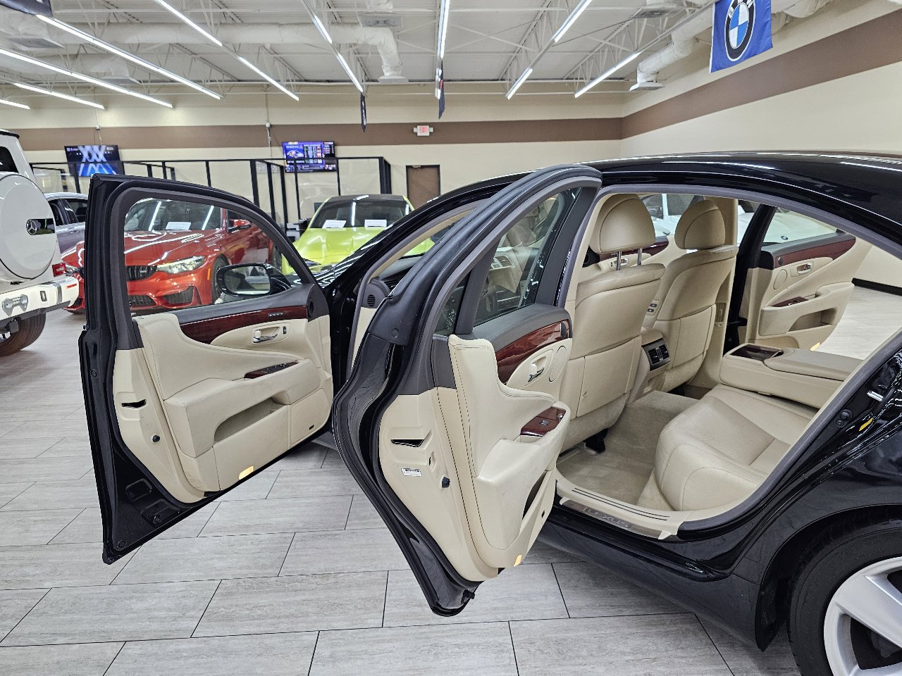 Used 2012 Lexus LS 460 Luxury image 16