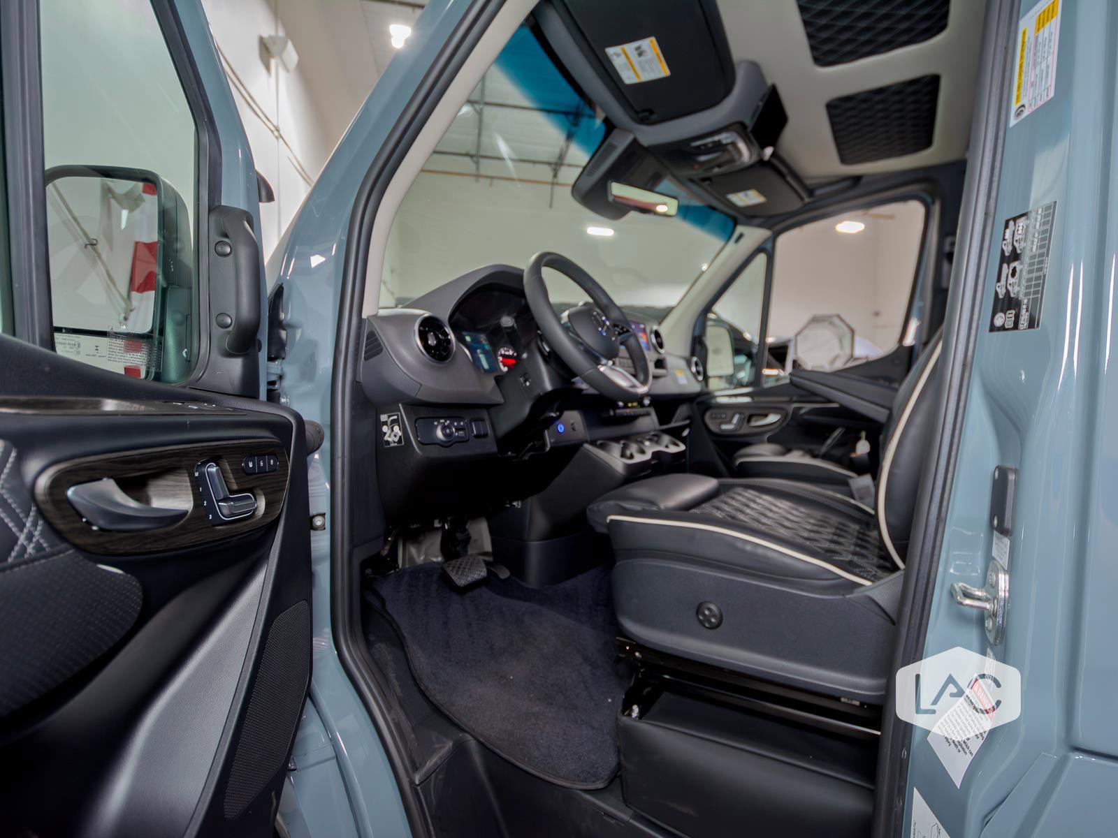 Used 2025 Mercedes-Benz Sprinter 3500 image 20