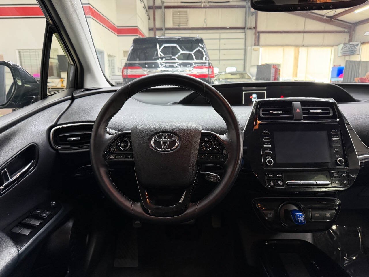 Used 2020 Toyota Prius XLE FWD image 21