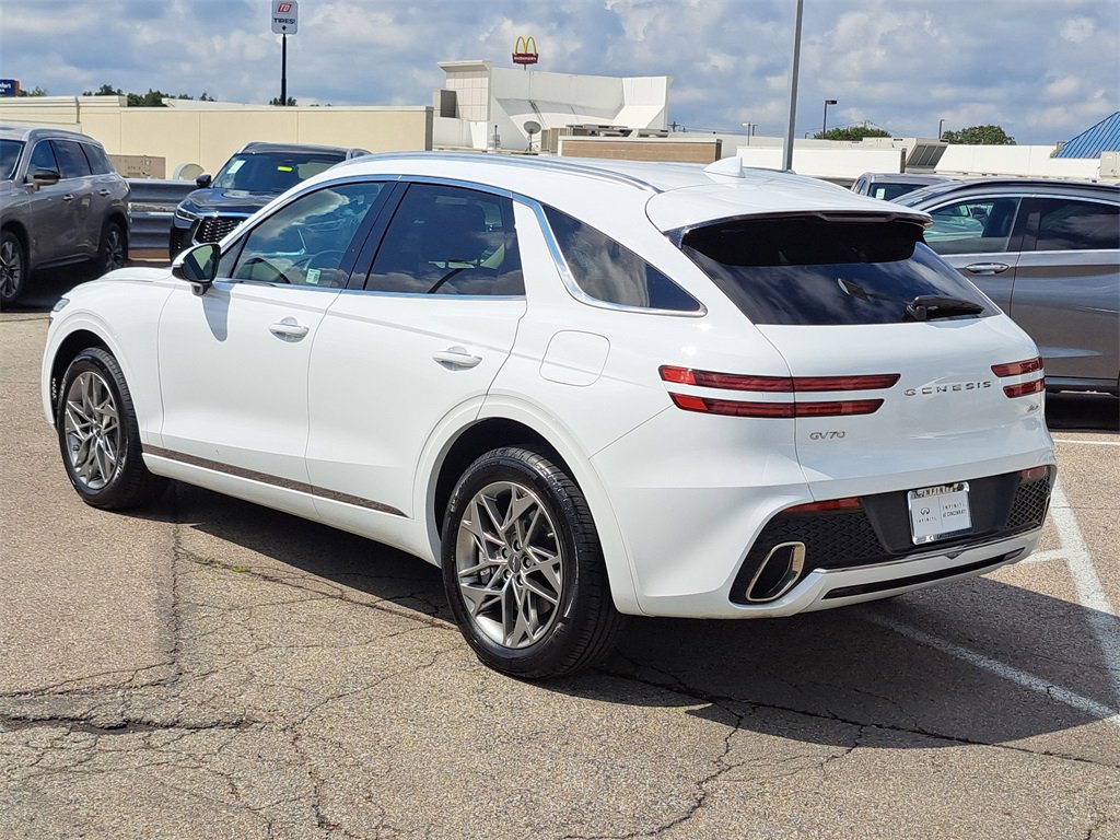 Used 2025 Genesis GV70 2.5T image 3