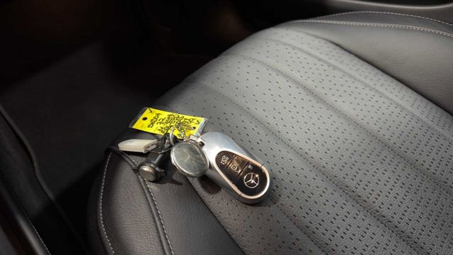 Used 2022 Mercedes-Benz EQS 580 4MATIC Sedan image 26