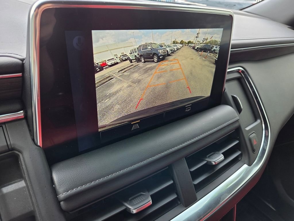 Used 2022 Chevrolet Tahoe LT image 36