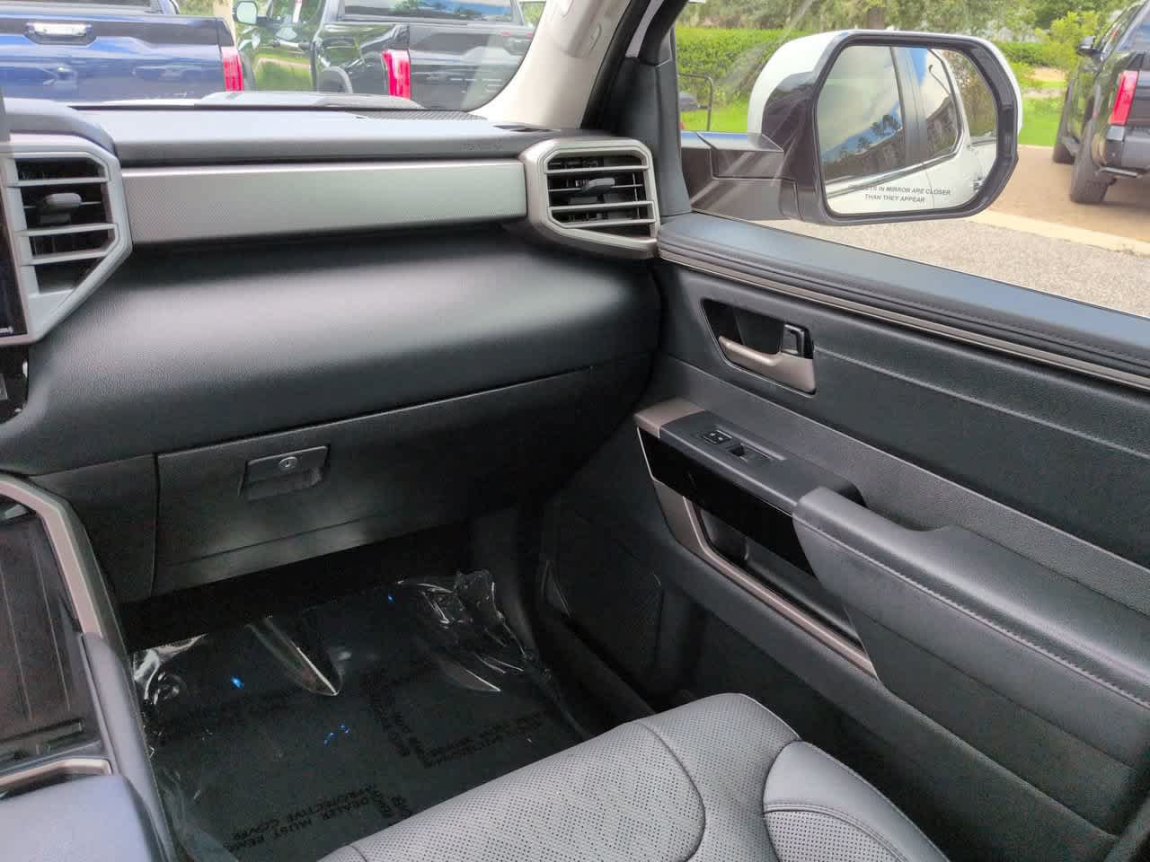 Used 2024 Toyota Tundra Limited AWD/4WD image 16