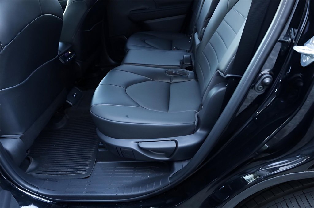 Certified 2022 Toyota Highlander XLE image 12