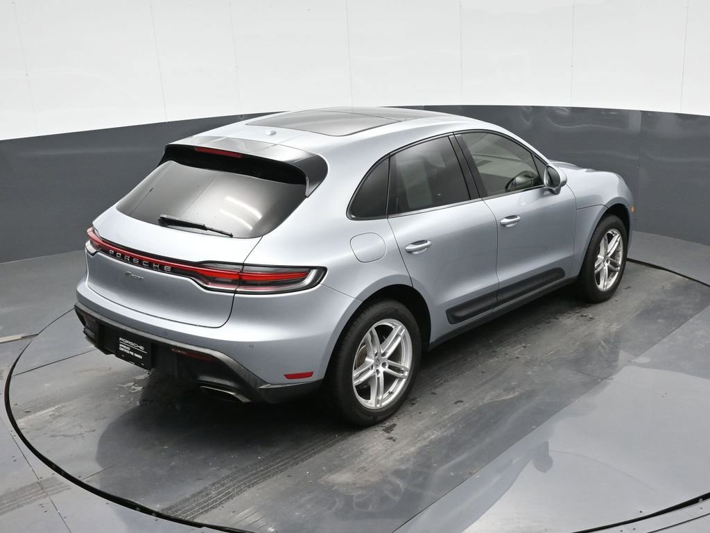 Certified 2022 Porsche Macan image 30
