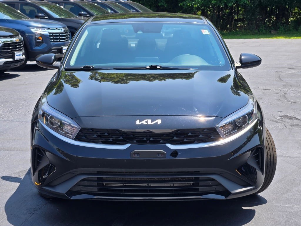 Used 2024 Kia Forte LXS FWD image 3