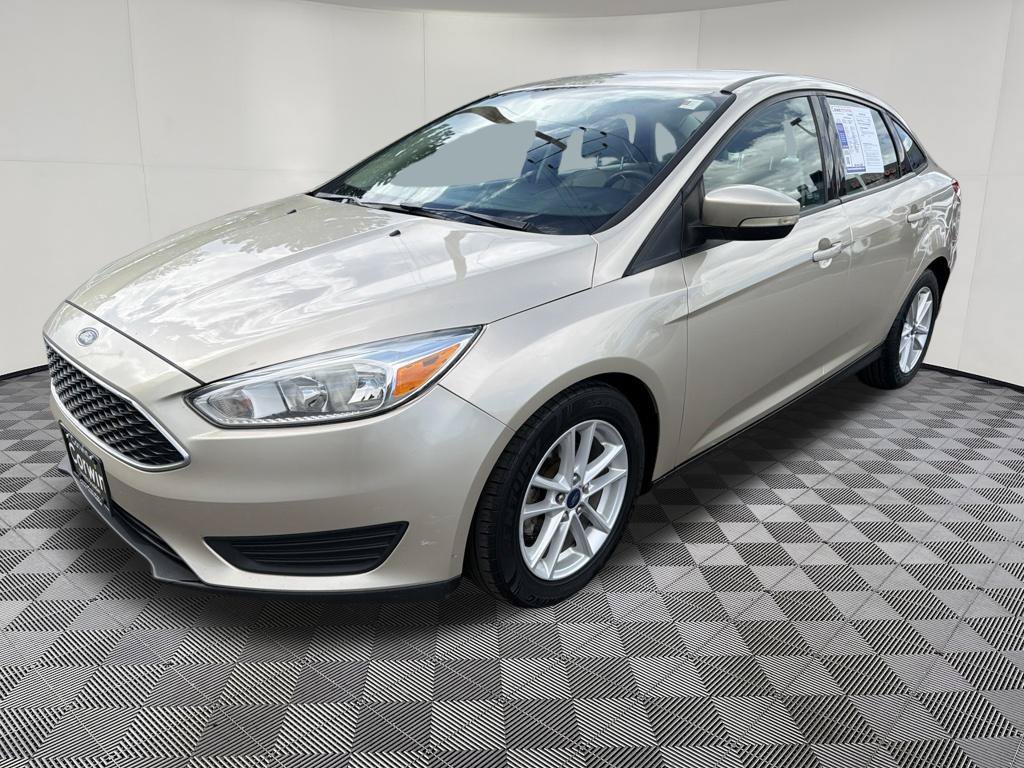 Used 2017 Ford Focus SE w/ Cold Weather Package FWD image 3