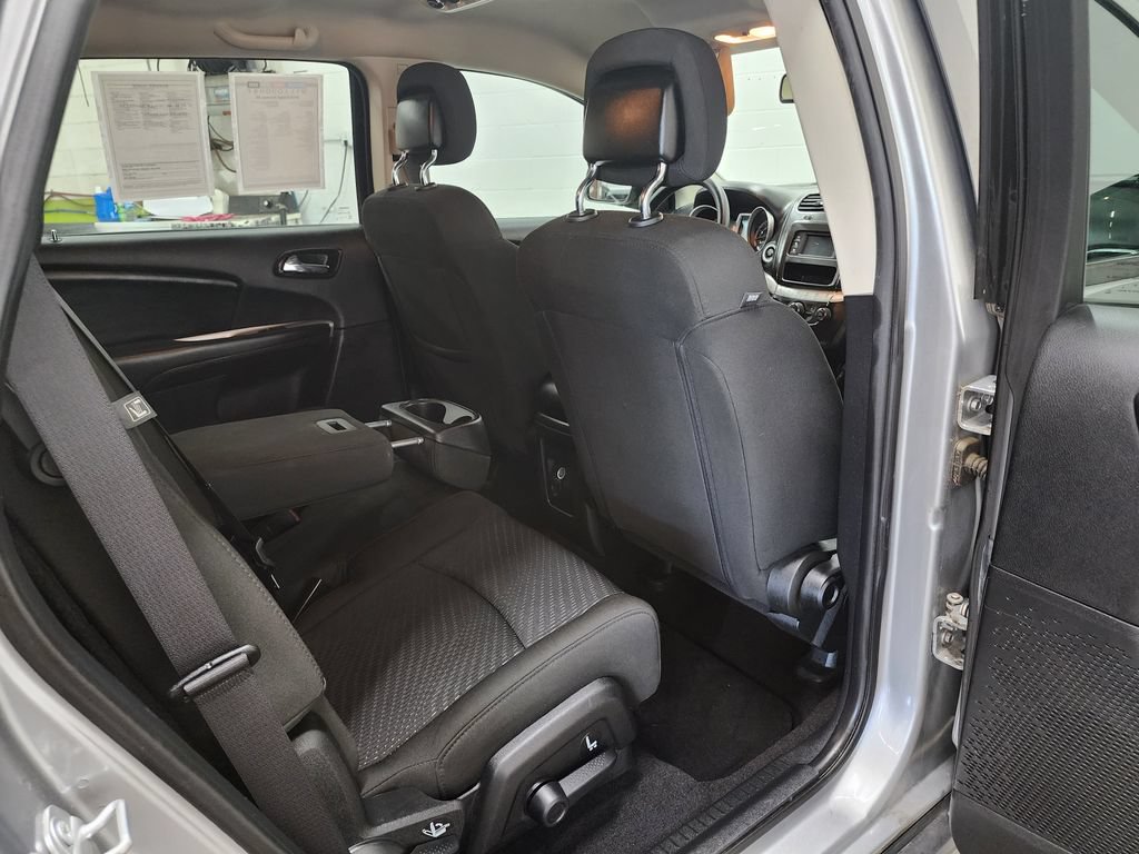 Used 2019 Dodge Journey SE FWD image 31