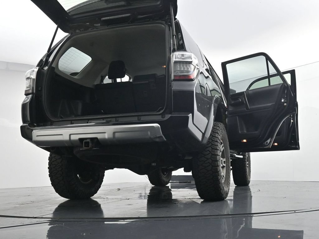 Used 2019 Toyota 4Runner TRD Off-Road AWD/4WD image 30