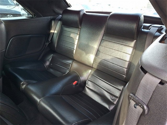 Used 2010 Ford Mustang Convertible image 10
