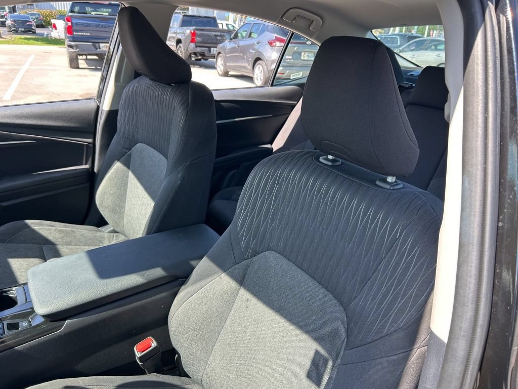 Used 2025 Toyota Camry LE FWD image 20