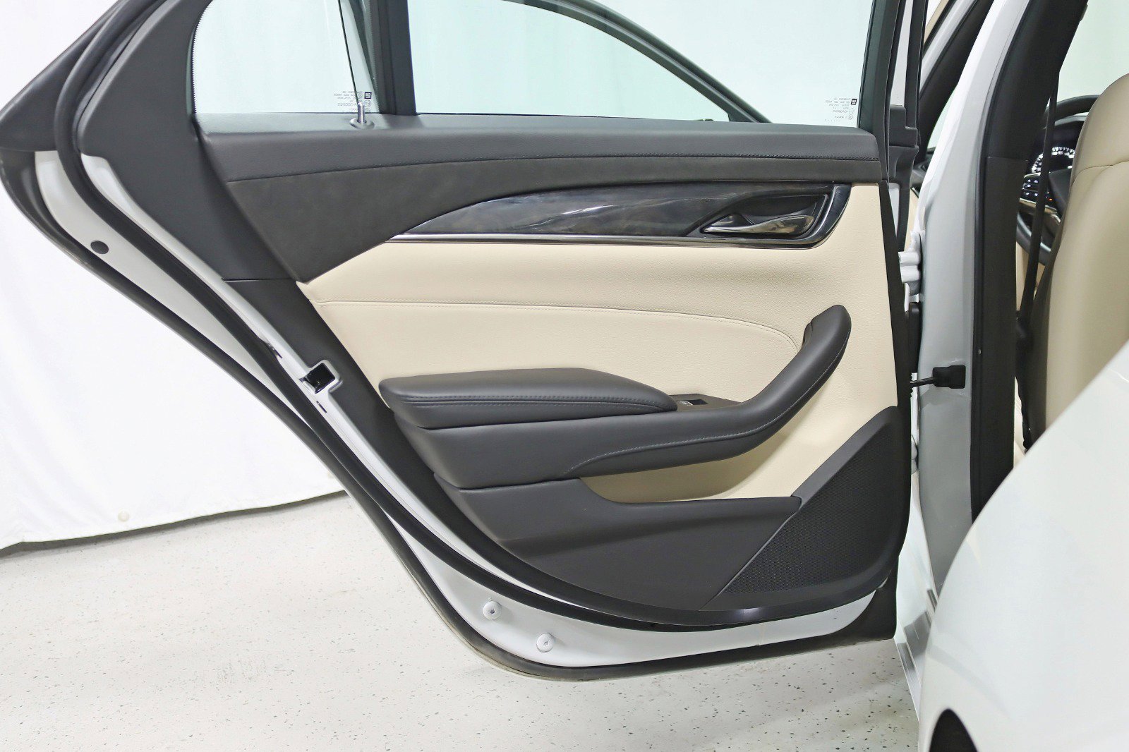 Used 2018 Cadillac CTS Luxury image 32