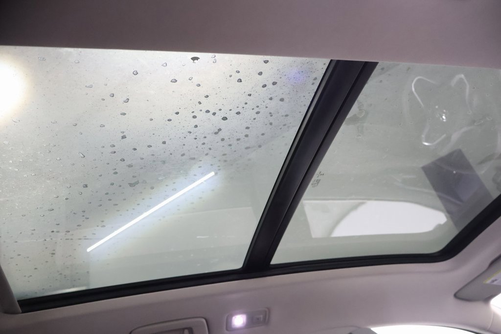 Used 2023 Volkswagen Taos SE w/ Panoramic Sunroof Package image 25