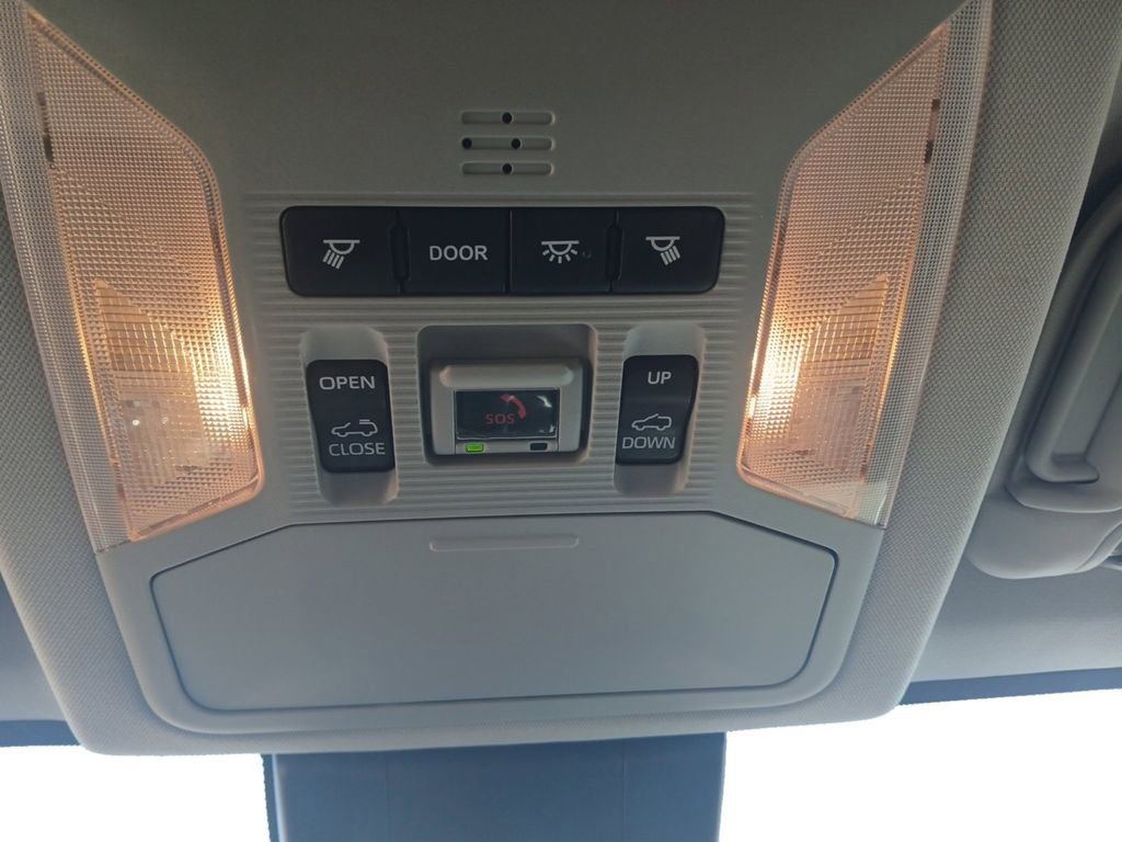 Used 2021 Toyota RAV4 XLE Premium image 29